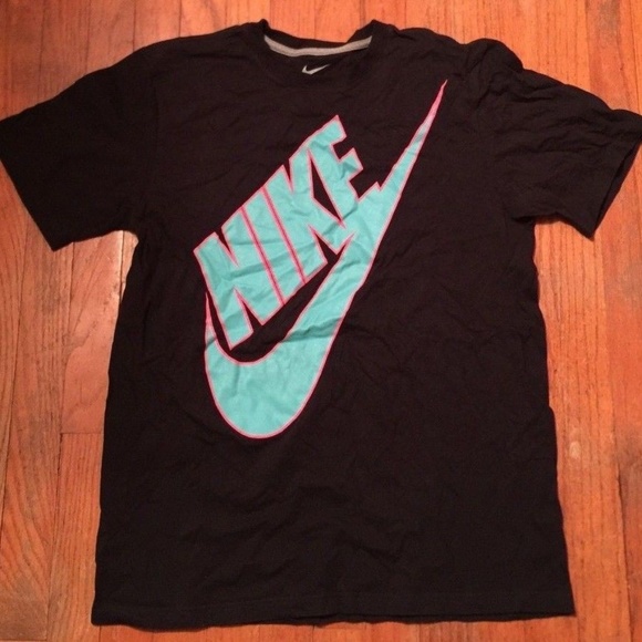 black and turquoise nike shirt 